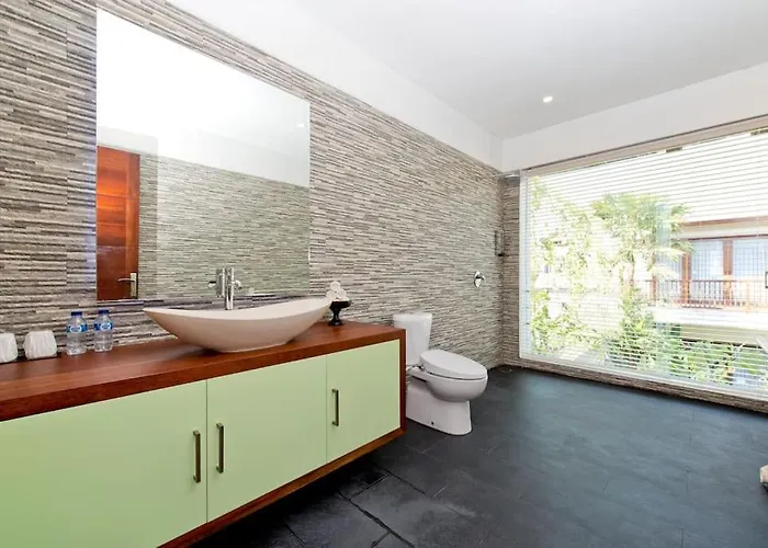 True Colors 6br Legian (Bali)