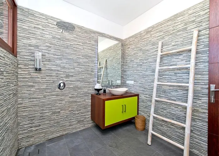 True Colors 6br Villa